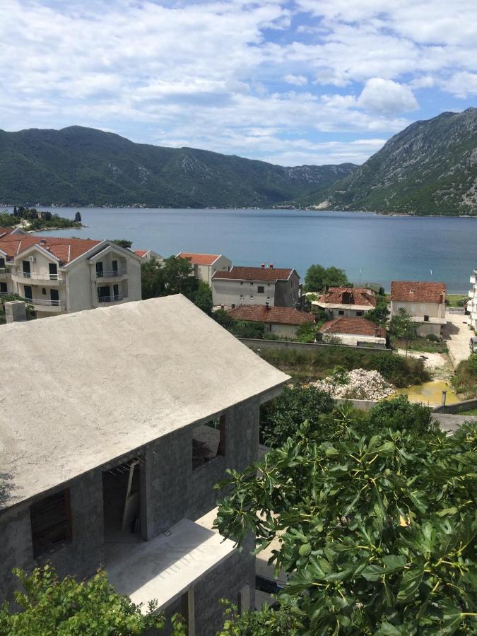Subotic S Apartmani Risan Exterior photo